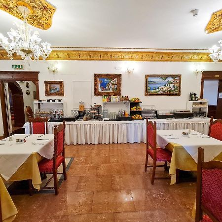 Euro Hotel Iglesias Ngoại thất bức ảnh