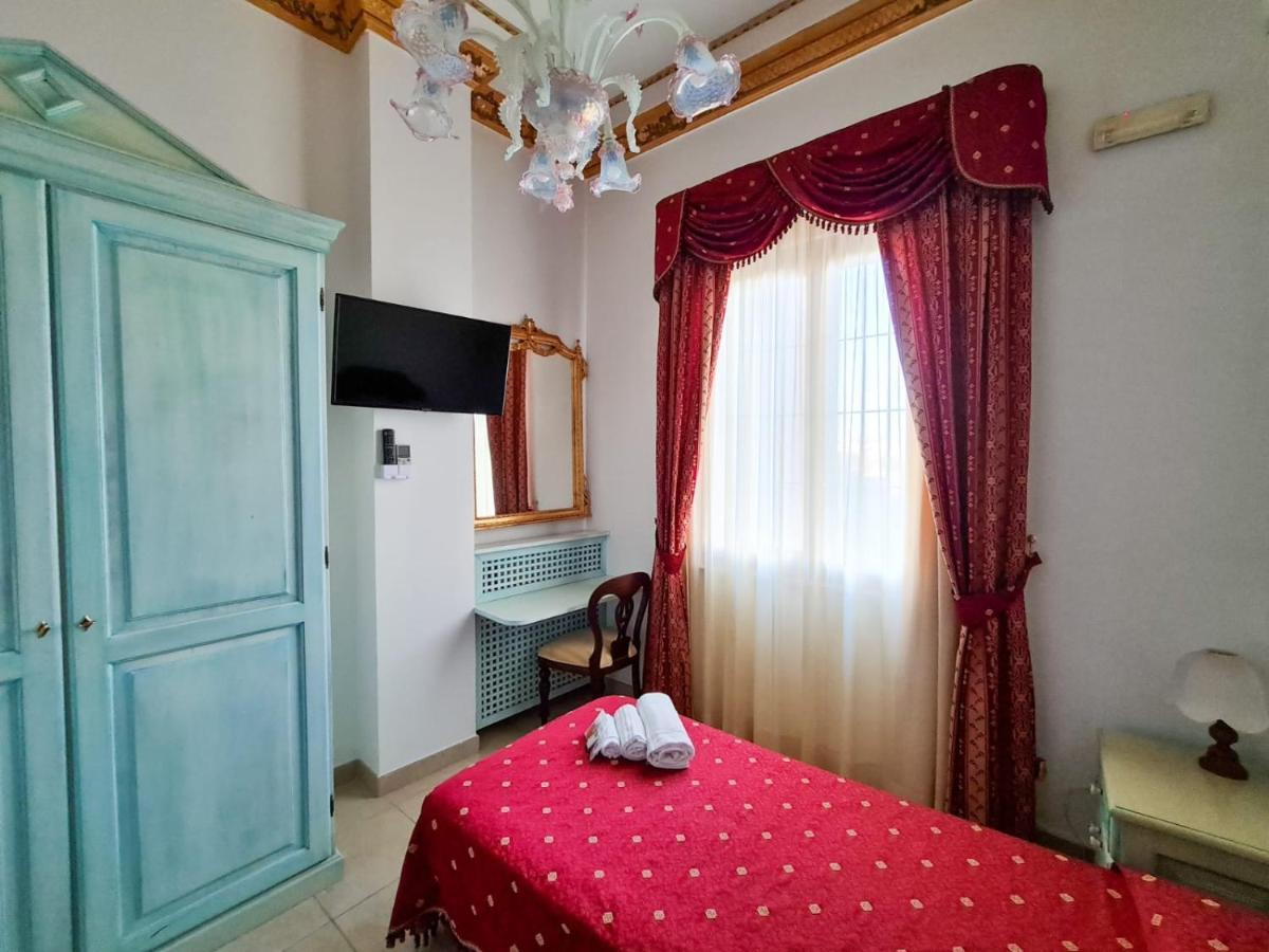 Euro Hotel Iglesias Ngoại thất bức ảnh