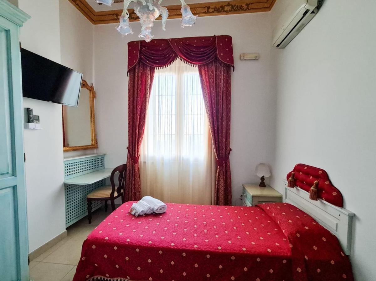 Euro Hotel Iglesias Ngoại thất bức ảnh