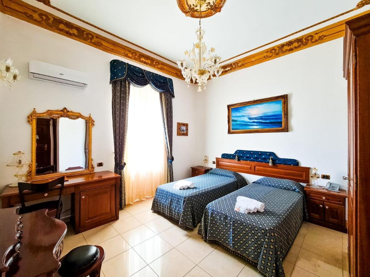Euro Hotel Iglesias Ngoại thất bức ảnh