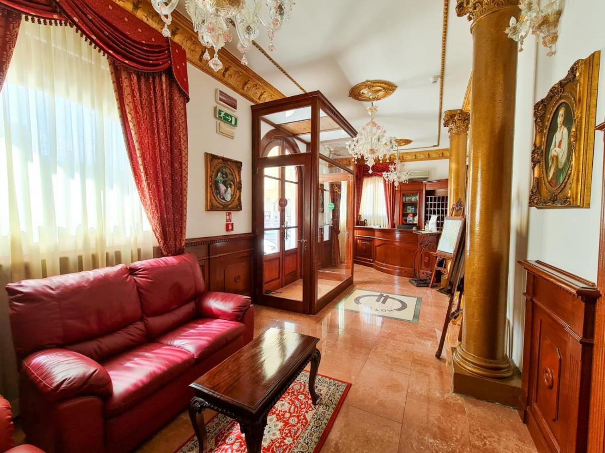 Euro Hotel Iglesias Ngoại thất bức ảnh
