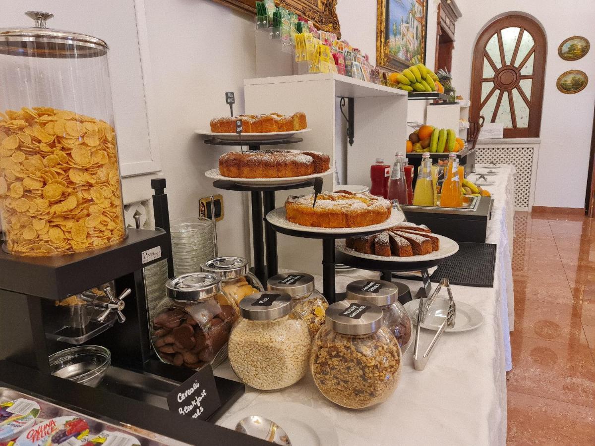 Euro Hotel Iglesias Ngoại thất bức ảnh