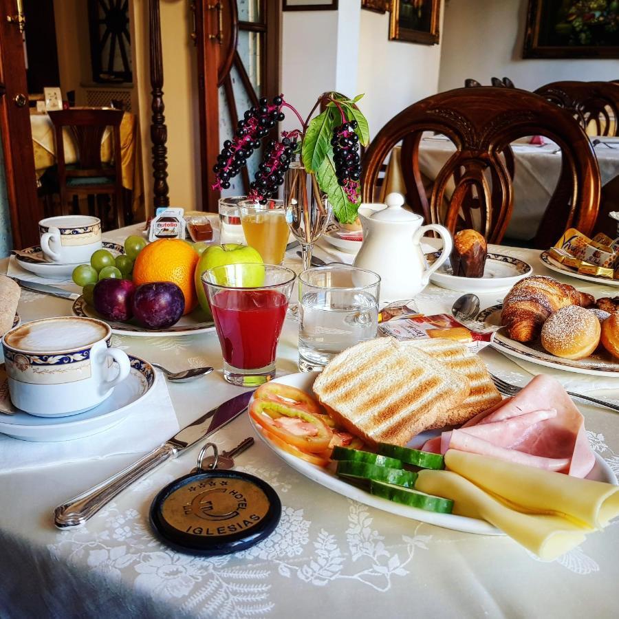 Euro Hotel Iglesias Ngoại thất bức ảnh