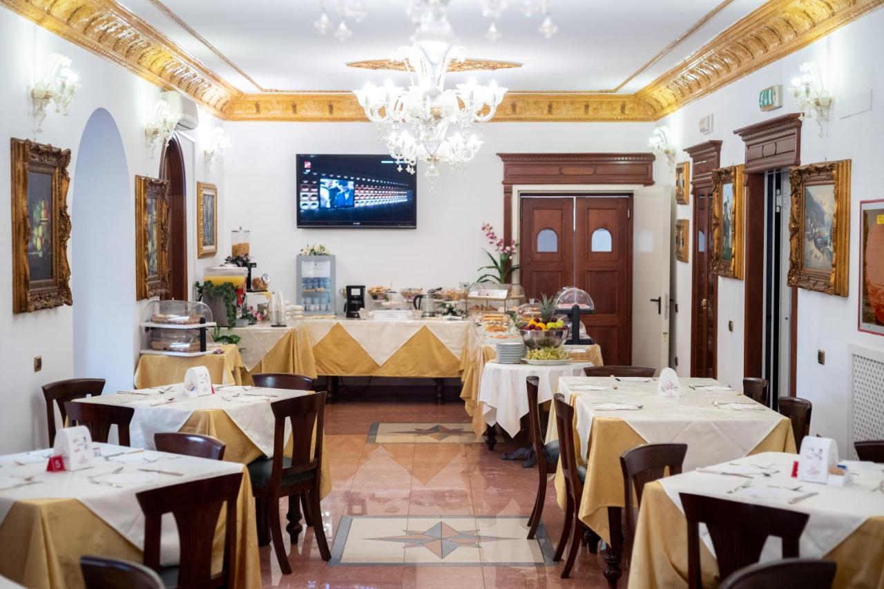 Euro Hotel Iglesias Ngoại thất bức ảnh