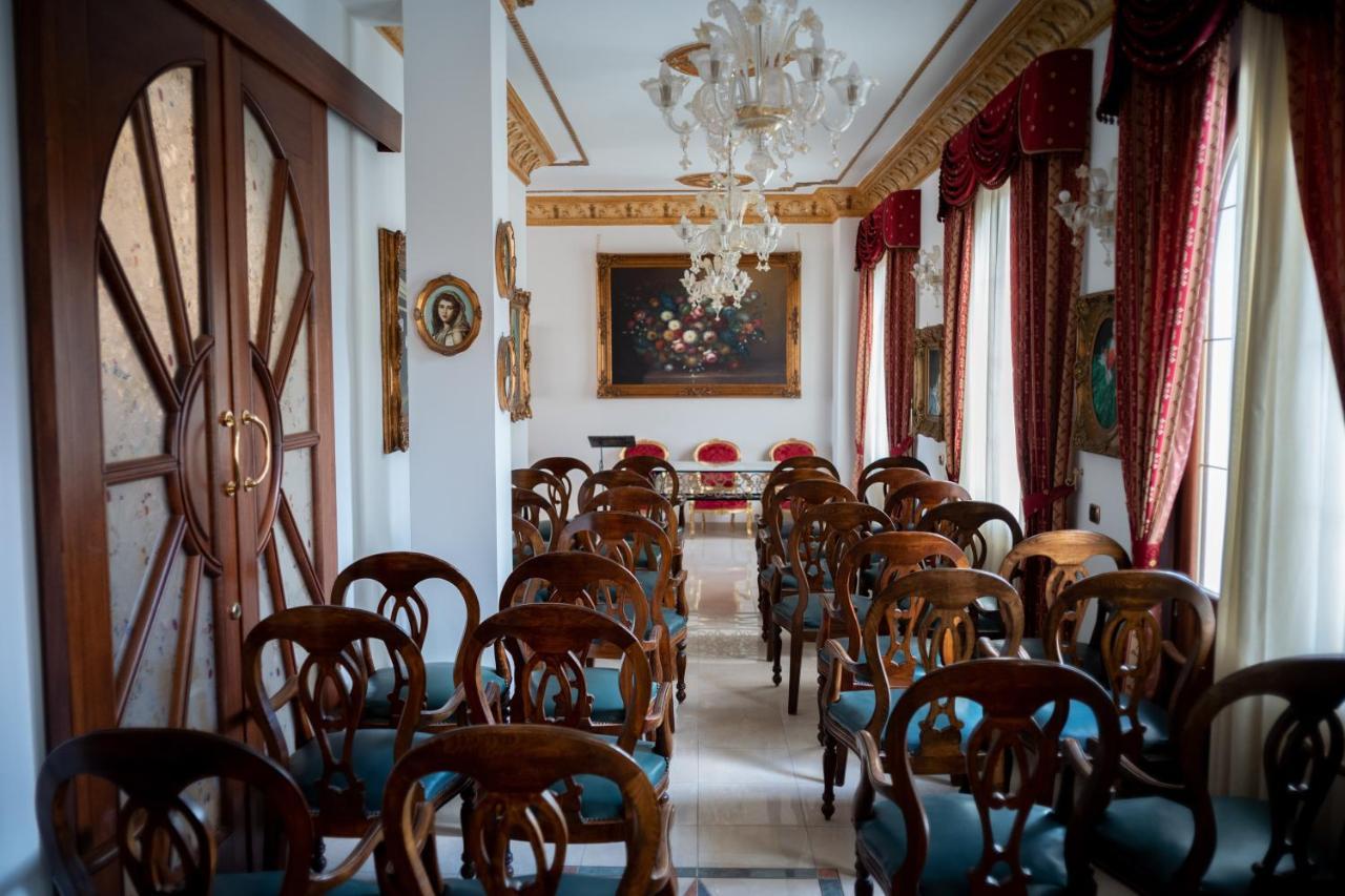 Euro Hotel Iglesias Ngoại thất bức ảnh