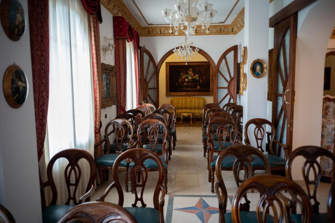 Euro Hotel Iglesias Ngoại thất bức ảnh